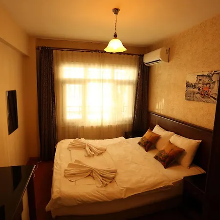 Halena Hotell 3*